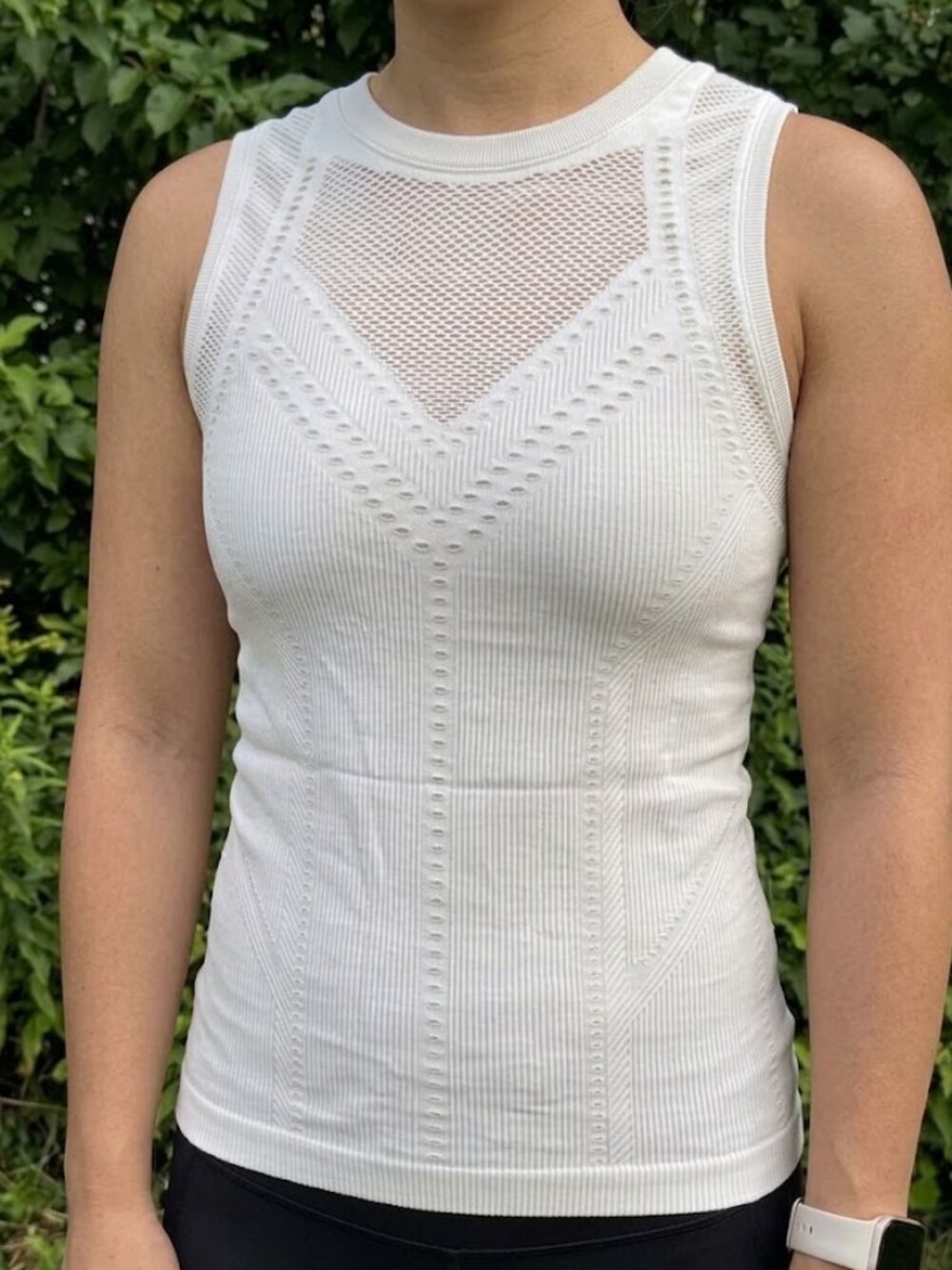 ATHLETA White / Cream Oxygen Tank Seamless Perforated Fitted Athletic Top Size S